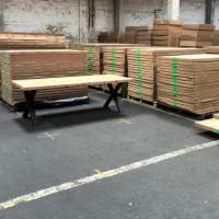 Tables de bord d'arbre jusqu'à 300x100 cm en chêne huilé avec différents cadres A-Ware